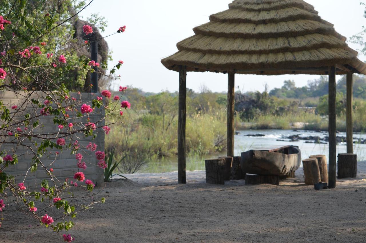 White Sands Lodge Divundu Bagian luar foto